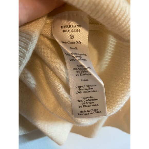 Everlane V Neck100% Cashmere Cream Color Sweater Size Small - Picture 3 of 5